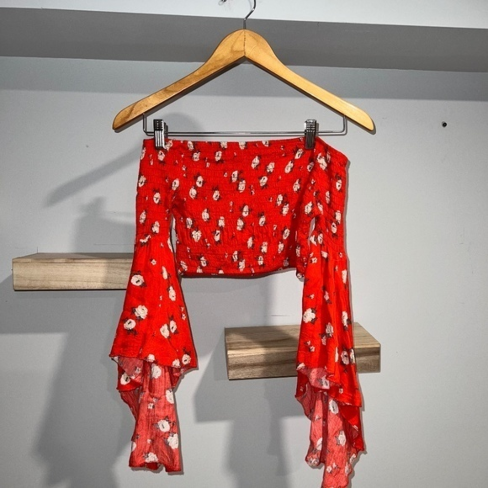 off the shoulder cropped‎ top